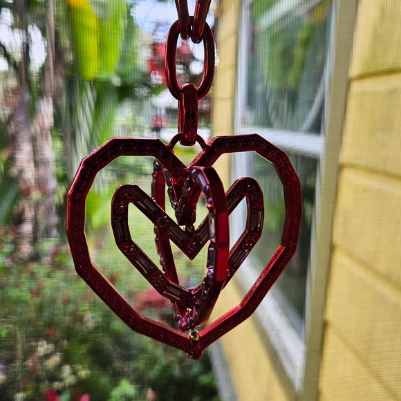 ❤️🏩Betsey Johnson 3-D HEART Statement Necklace - NWT🏩❤️ - Picture 6 of 16